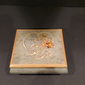 Vintage Italian Music Box.  Plays Memories.